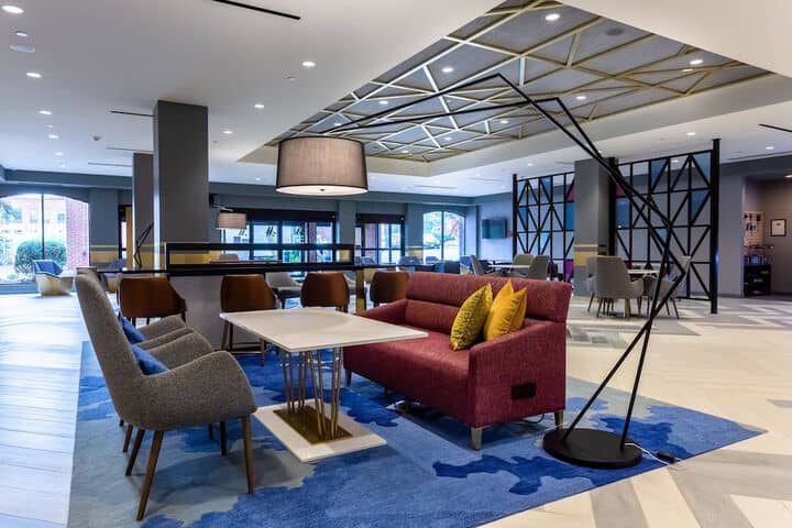 Lobby lounge